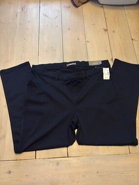 Maurices Navy Skinny Pants- 23" inseam cropped size XL (juniors)